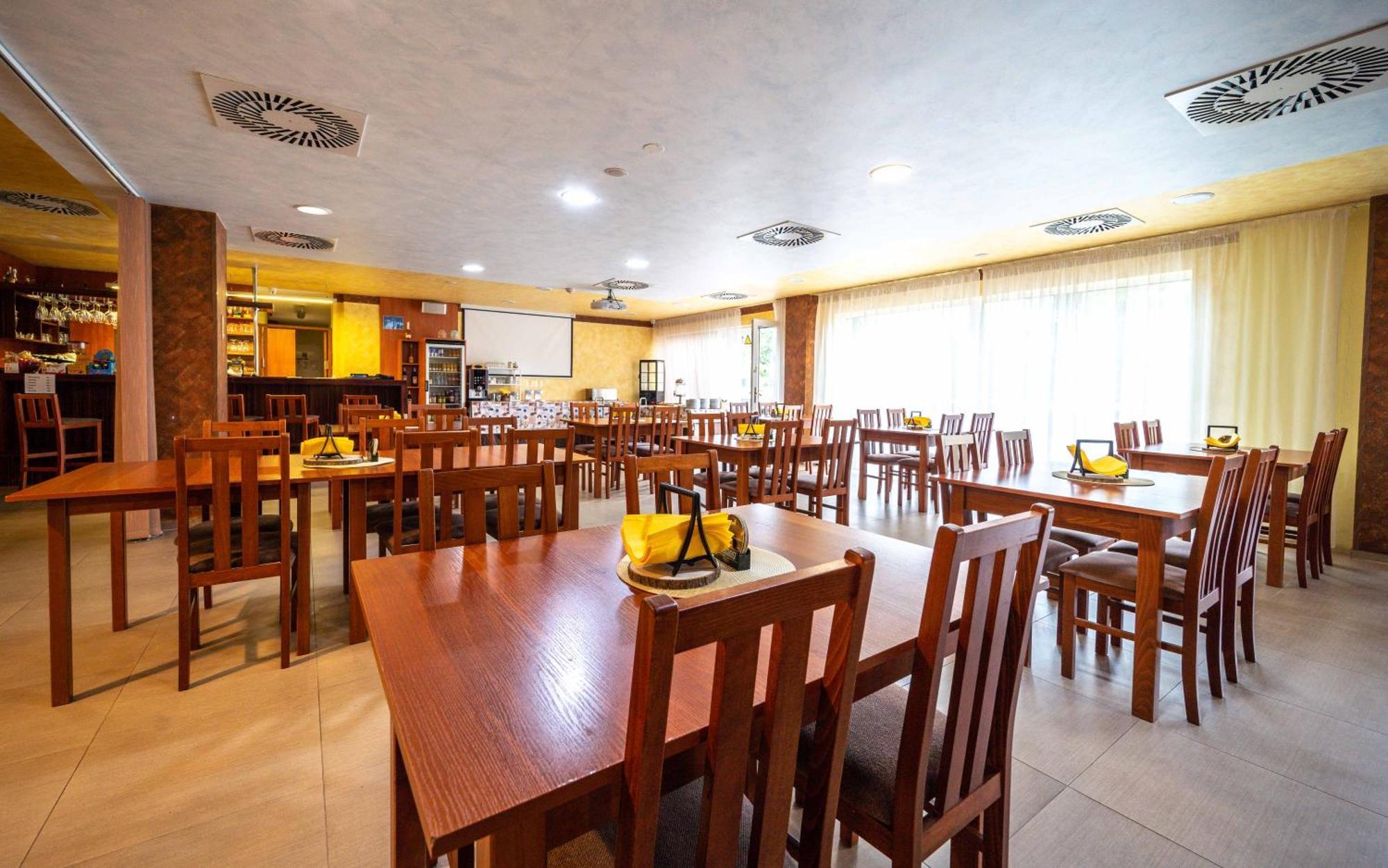 Hotel Aréna Brumov Extérieur photo